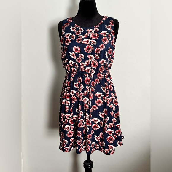 French Grey Dresses & Skirts - French Grey Floral Sleeveless Navy Dress - Size Large
